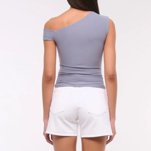A&F Soft Matte Seamless Asymmetrical Twist Top - Picture 3 of 4